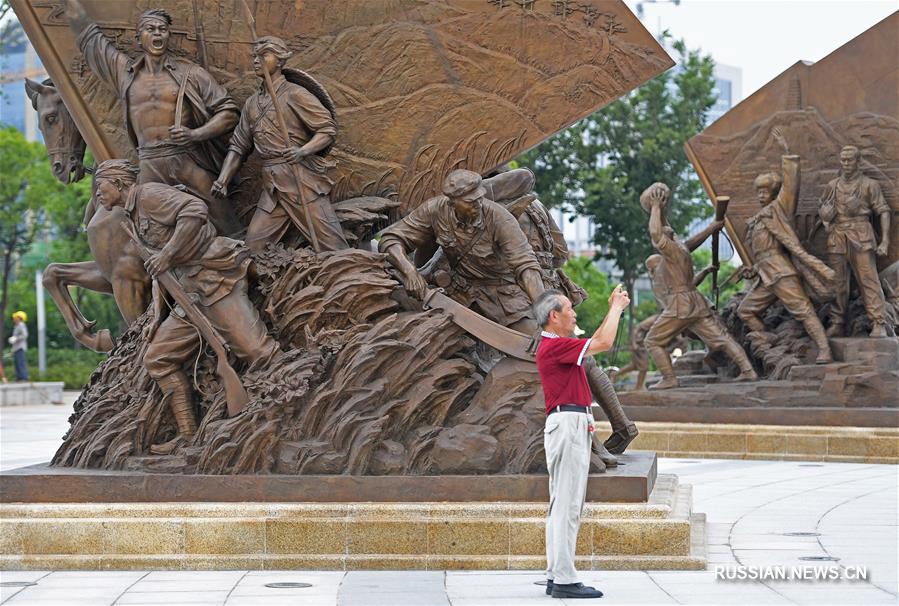 В Наньчане открылась для посещения площадь Скульптур о создании армии