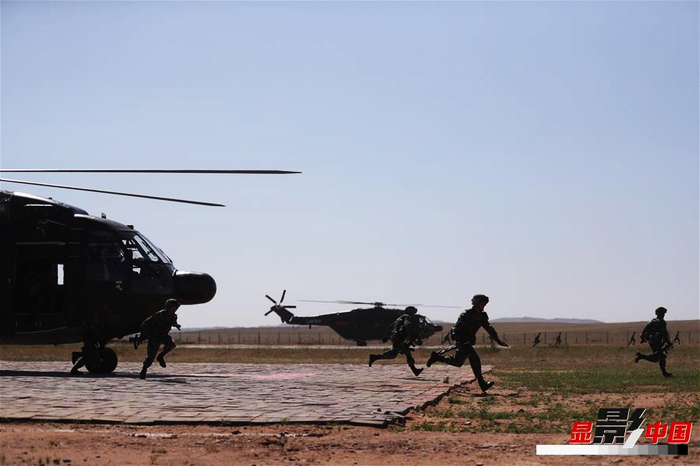 Лучшие фото с военного парада на полигоне Чжужихэ