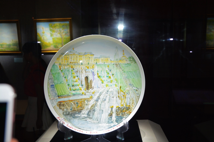 В Пекине прошла выставка масляной живописи «Петергоф – Ихэюань: летние 