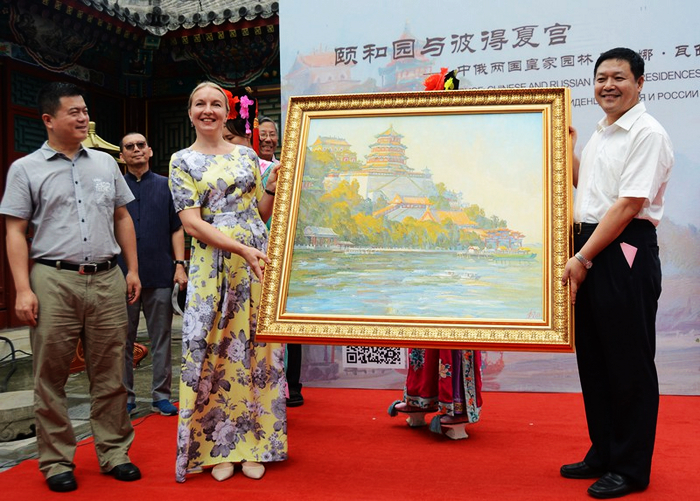 В Пекине прошла выставка масляной живописи «Петергоф – Ихэюань: летние 