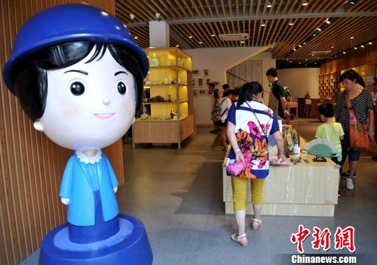 Традиционные художественные изделия в Фучжоу привлекли внимание множества посетителей
