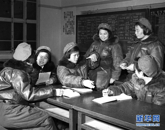 Первая группа женщин-пилотов КНР