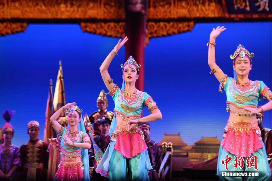 В танцевальной драме «Цветной дождь Шелкового пути» участвуют иностранные артисты