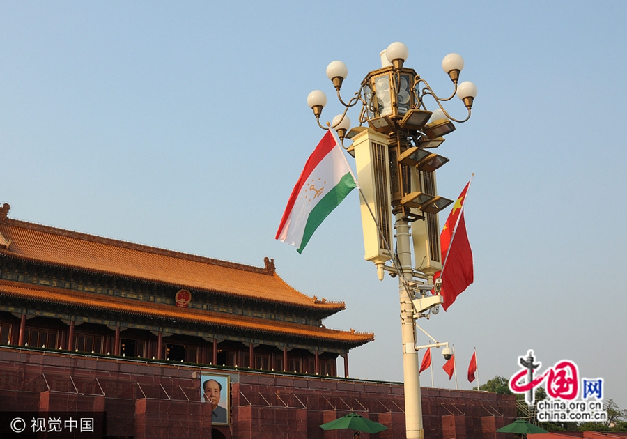По приглашению председателя КНР Си Цзиньпина президент Таджикистана Эмомали Рахмон с 30 августа по 5 сентября пребывает с государственным визитом в Китае. 