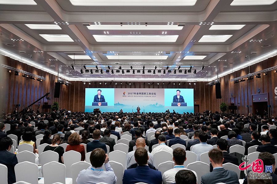 Председатель КНР Си Цзиньпин присутствовал на церемонии открытия и выступил с основным докладом. Китайский информационный Интернет-центр осуществил прямую трансляцию.