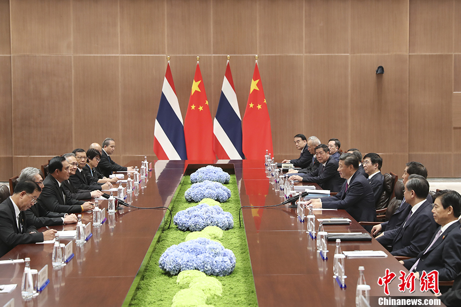 Си Цзиньпин встретился с премьер-министром Таиланда