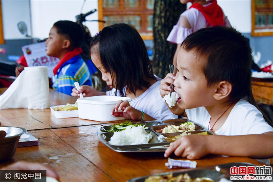 Уезд Цунцзян провинции Гуйчжоу: бесплатные обеды для нуждающихся детей