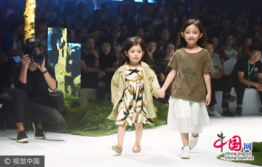 11 сентября, в г. Ханчжоу состоялась презентация новой коллекции детской одежды, на которой дети выступали с шоу.