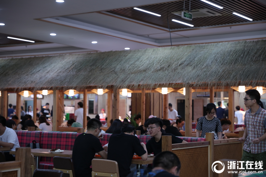 Креативный ресторан в одном из университетов города Ханчжоу