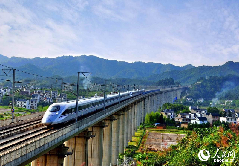 Скоростная железная дорога Хэфэй -- Фучжоу официально сдана в эксплуатацию