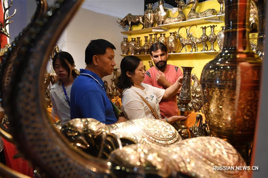 Краски мира на ярмарке Китай-АСЕАН