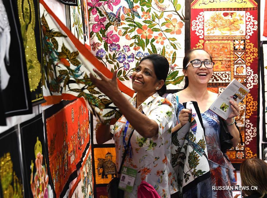 Краски мира на ярмарке Китай-АСЕАН