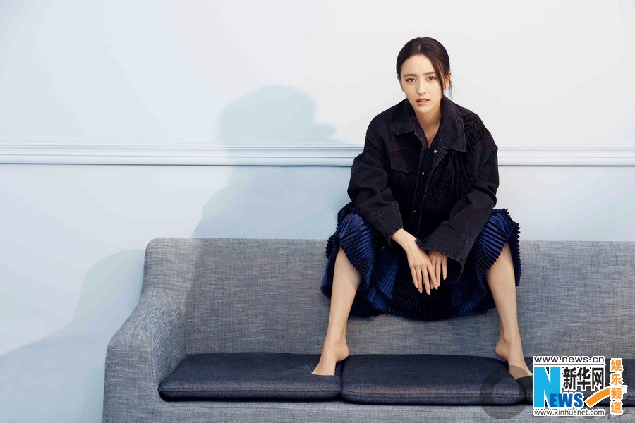 Актриса Тун Лия позирует для модного журнала