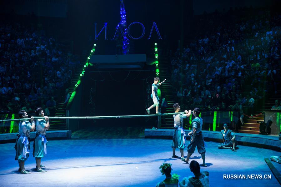Акробатическая труппа из провинции Фуцзянь /Юго-Восточный Китай/ стала участником международного циркового фестиваля 'Идол', который прошел в российской столице с 14 по 17 сентября.