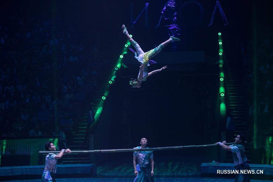 Акробатическая труппа из провинции Фуцзянь /Юго-Восточный Китай/ стала участником международного циркового фестиваля 'Идол', который прошел в российской столице с 14 по 17 сентября.