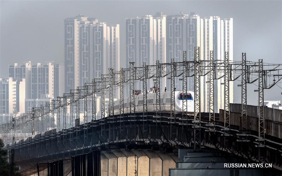 Высокоскоростные железные дороги через &apos;пейзажную галерею&apos; Гуанси