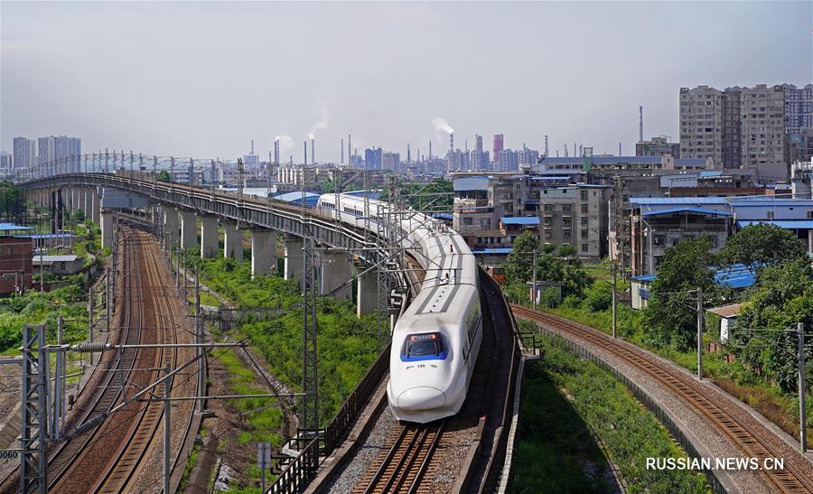 Высокоскоростные железные дороги через 'пейзажную галерею' Гуанси