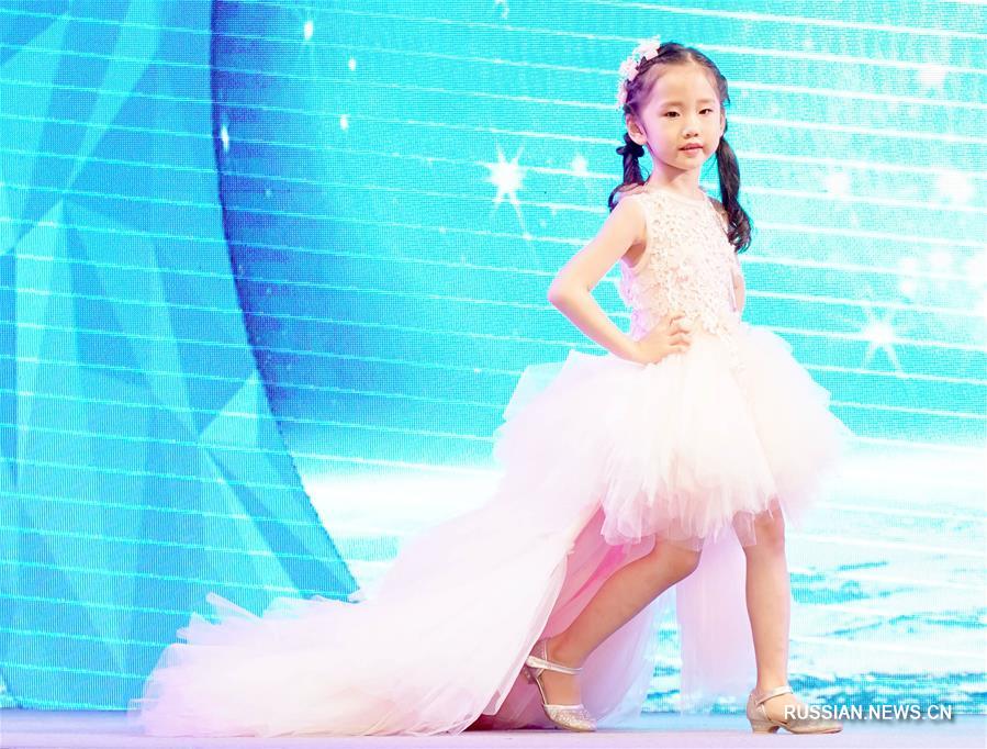 В Чунцине прошел финал национального конкурса детей-супермоделей 