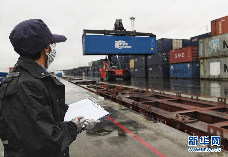 Китай и Казахстан запустили новый железнодорожный маршрут 'Китай-Европа'