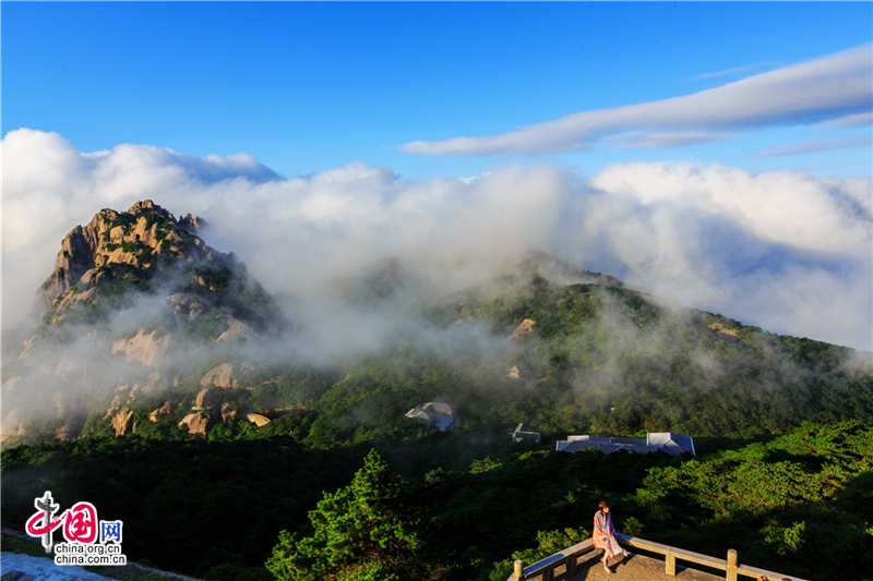 Красивые осенние пейзажи горы Хуаншань