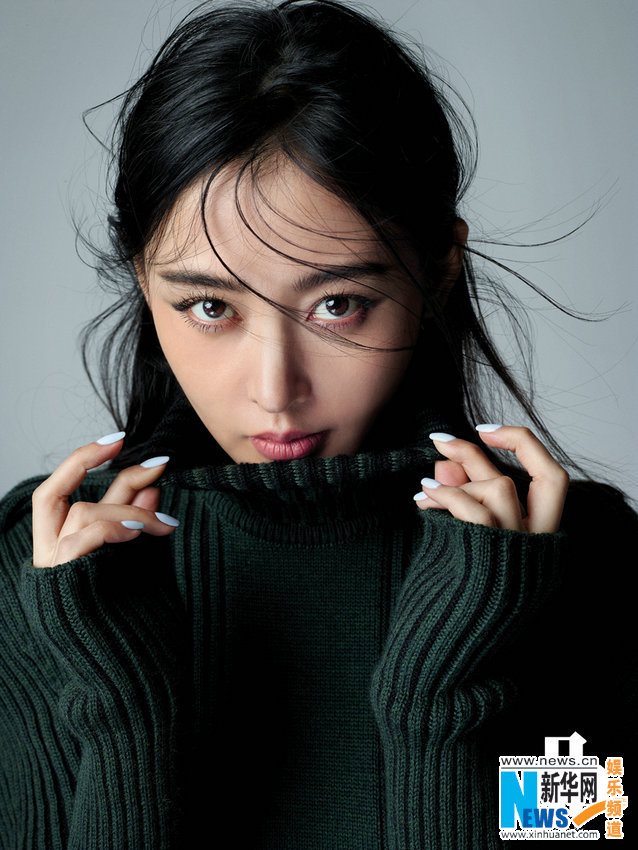 Красивая актриса Чжан Тяньай