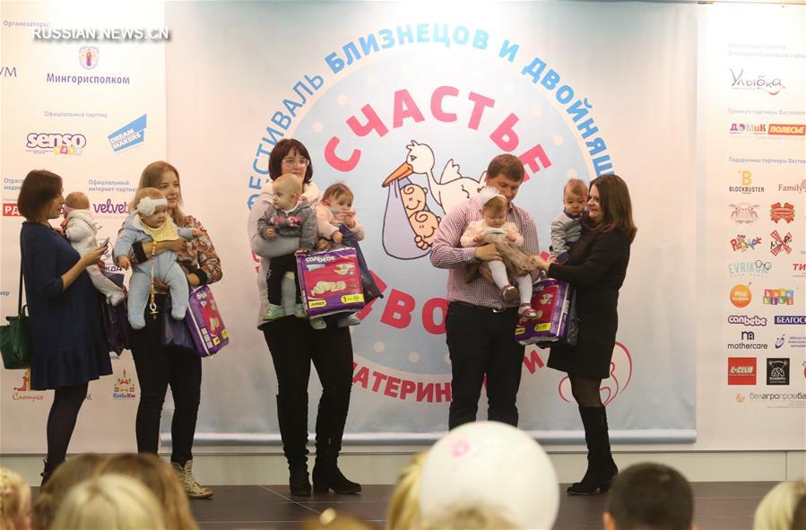 Неделя матери, проходящая в Беларуси с 9 по 15 октября, нацелена на поддержание традиции бережного отношения к женщине, повышение престижа здоровой гармоничной семьи и ответственного родительства.