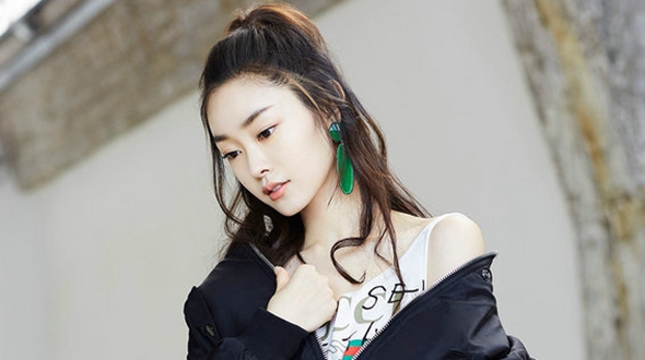 Красивая модница Сун И