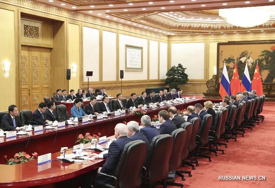 Следует постоянно продвигать деятельное сотрудничество между Китаем и Россией -- 22-я регулярная встреча глав правительств КНР и РФ
