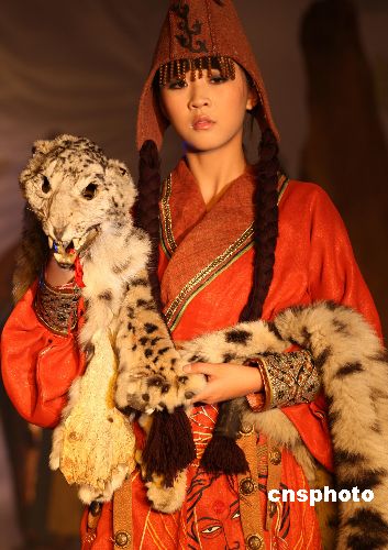 Vestimentas y atavíos tradicionales de Oeste de China4
