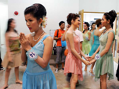 Transexuales en una competición de belleza en Tailandia2