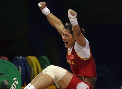 Rompe china Liu Haixia récord mundial y gana oro en Mundial de Halterofilia 2