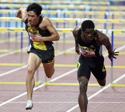 Robles vence a Liu para llevarse 110m con vallas en Shanghai 2