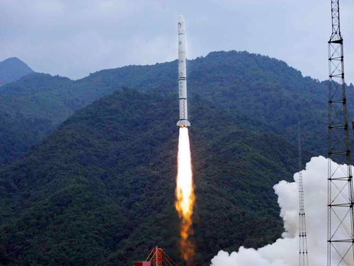 Exitoso lanzamiento de primer satélite lunar de China1
