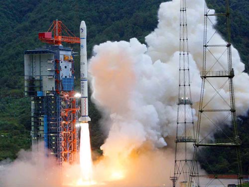 Exitoso lanzamiento de primer satélite lunar de China2