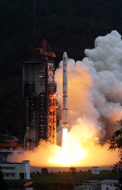 Exitoso lanzamiento de primer satélite lunar de China3