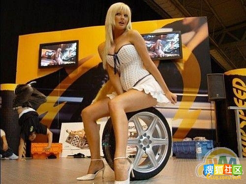 Presentación de las chicas auto show en Rusia 004