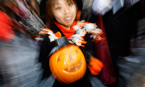 Terribles escenas en Conmemoración del Día de los Muertos en Japón 12