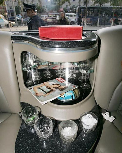 H2 Hummer Limousine Interior 004