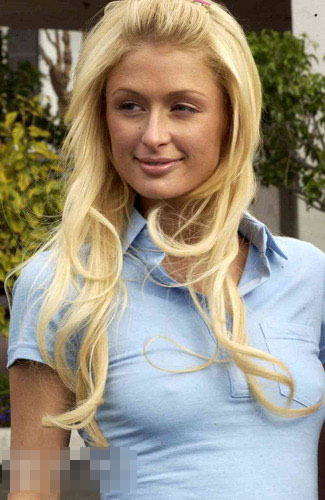 Recientes fotos escénicas sexys de Paris Hilton 9