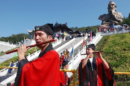 El taoísmo, religión original de China, data de más de 1.800 años. En la foto, una ceremonia de oficios.