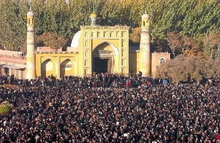 Musulmanes de Kashi, región autónoma de Xinjiang, celebrando el Ramadán.