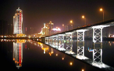 Macao, ciudad iluminada toda la noche