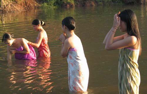 Baño desnudo al aire libre en China 002