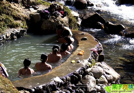 Baño desnudo al aire libre en China 006