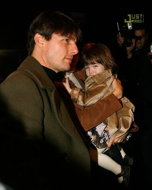 Tom Cruise, Katie Holmes y su preciosa hija en Nueva York 9