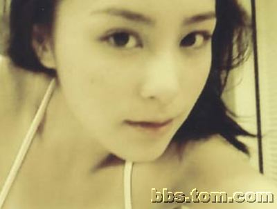 Las fotos privadas de Gillian Chung, cantante de pop de “Twins” 8