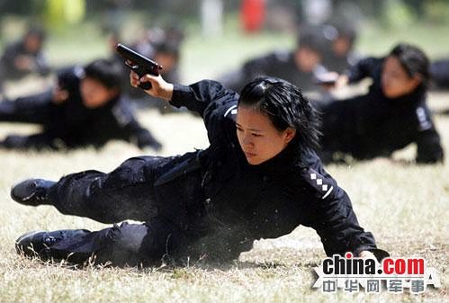 Las mujeres policías15