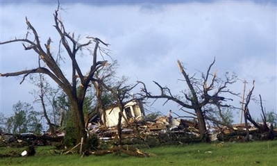 Sube a 22 cifra de muertos por tornado en Estados Unidos 1