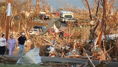 Sube a 22 cifra de muertos por tornado en Estados Unidos 6