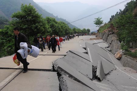 Tras el terremoto: rescate rápido sigue 15